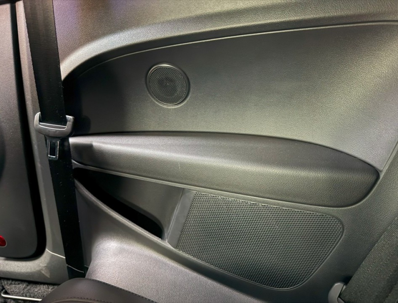 フォルクスワーゲン ザ・ビートル 2.0Rライン マイスター　黒革/エアサス/シートヒーター/禁煙 中古車