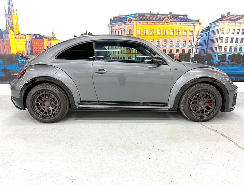 フォルクスワーゲン ザ・ビートル 2.0Rライン マイスター　黒革/エアサス/シートヒーター/禁煙 中古車