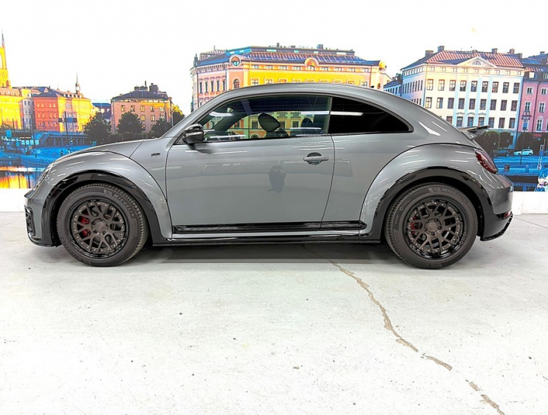 フォルクスワーゲン ザ・ビートル 2.0Rライン マイスター　黒革/エアサス/シートヒーター/禁煙 中古車