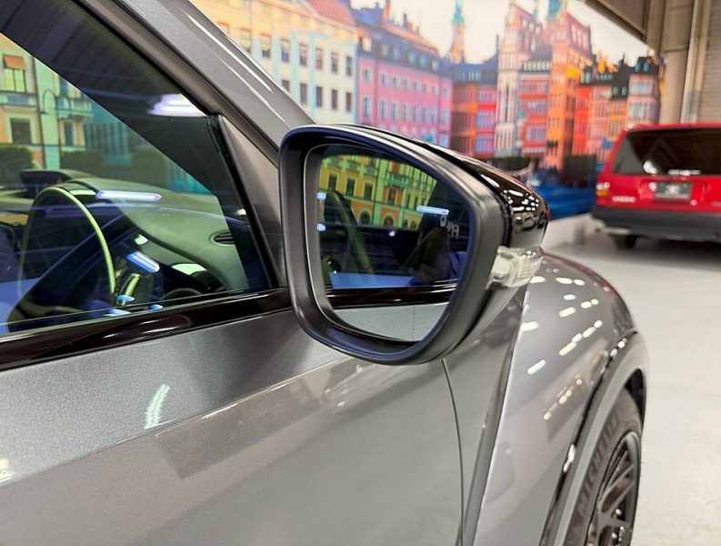 フォルクスワーゲン ザ・ビートル 2.0Rライン マイスター　黒革/エアサス/シートヒーター/禁煙 中古車