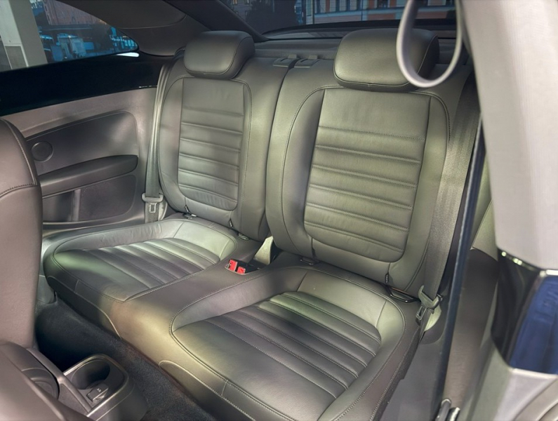 フォルクスワーゲン ザ・ビートル 2.0Rライン マイスター　黒革/エアサス/シートヒーター/禁煙 中古車