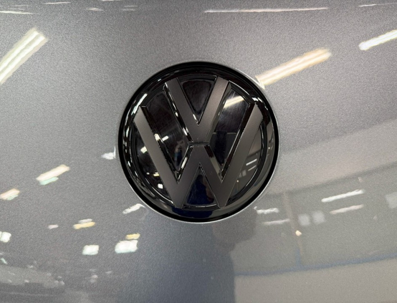 フォルクスワーゲン ザ・ビートル 2.0Rライン マイスター　黒革/エアサス/シートヒーター/禁煙 中古車