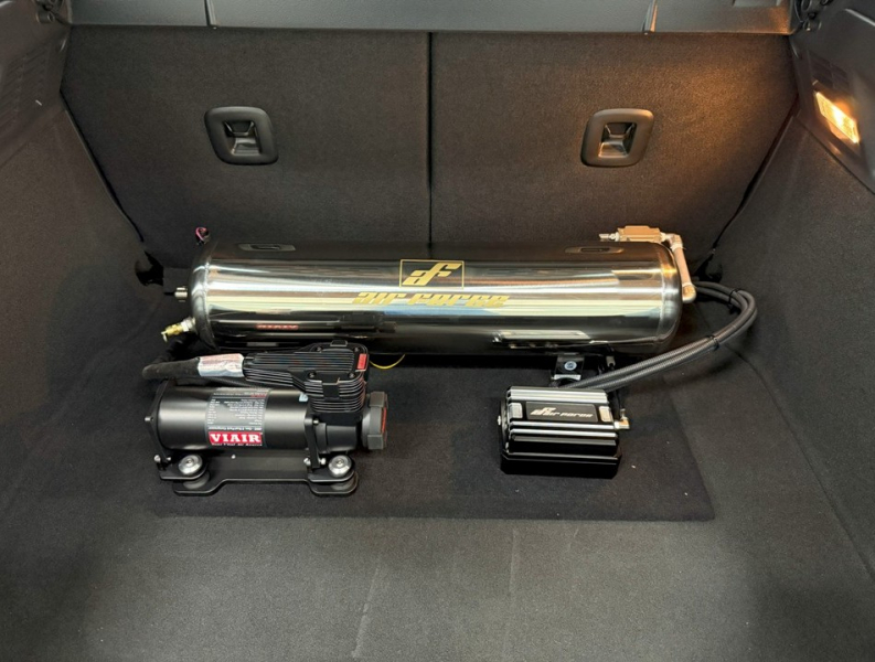 フォルクスワーゲン ザ・ビートル 2.0Rライン マイスター　黒革/エアサス/シートヒーター/禁煙 中古車