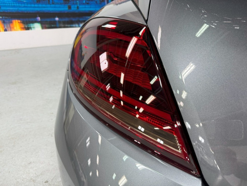 フォルクスワーゲン ザ・ビートル 2.0Rライン マイスター　黒革/エアサス/シートヒーター/禁煙 中古車