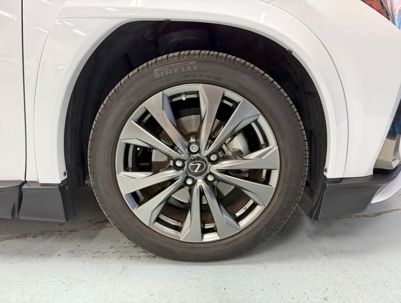 レクサス(US) その他 UX 　250h Fスポーツ 4WD　TRDエアロ/SR/赤革/禁煙車/HUD 中古車