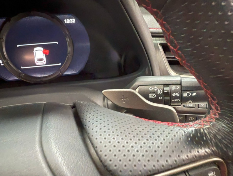 レクサス(US) その他 UX 　250h Fスポーツ 4WD　TRDエアロ/SR/赤革/禁煙車/HUD 中古車