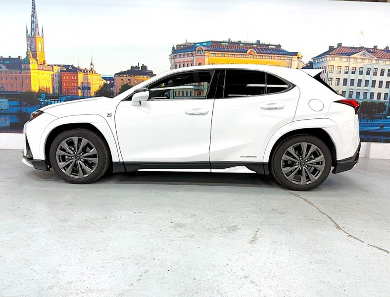 レクサス(US) その他 UX 　250h Fスポーツ 4WD　TRDエアロ/SR/赤革/禁煙車/HUD 中古車