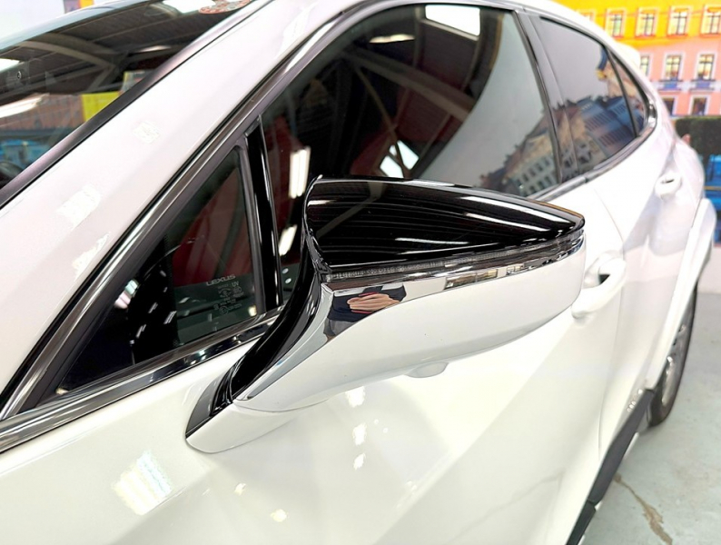 レクサス(US) その他 UX 　250h Fスポーツ 4WD　TRDエアロ/SR/赤革/禁煙車/HUD 中古車