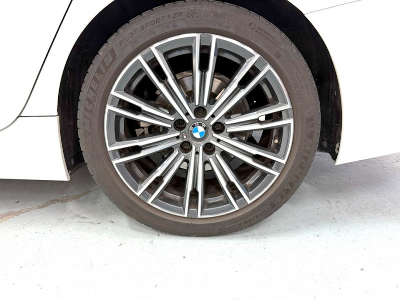 BMW 3シリーズ 320iツーリングMスポーツ　全周囲カメラ/純正18AW/LED/ACC/カープレイ 中古車