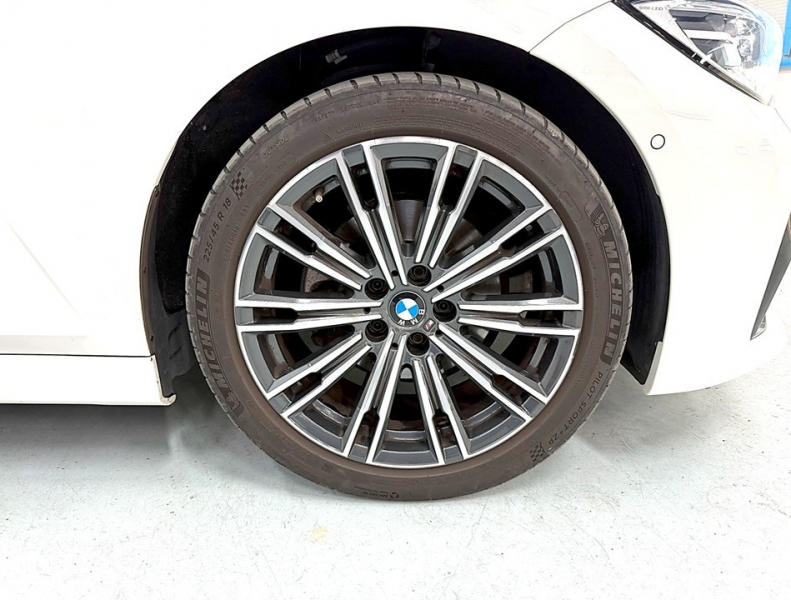 BMW 3シリーズ 320iツーリングMスポーツ　全周囲カメラ/純正18AW/LED/ACC/カープレイ 中古車