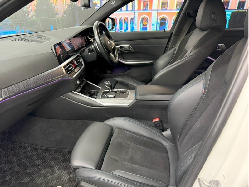 BMW 3シリーズ 320iツーリングMスポーツ　全周囲カメラ/純正18AW/LED/ACC/カープレイ 中古車