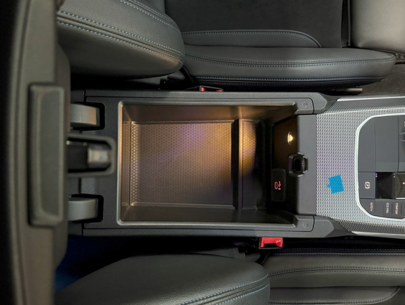 BMW 3シリーズ 320iツーリングMスポーツ　全周囲カメラ/純正18AW/LED/ACC/カープレイ 中古車