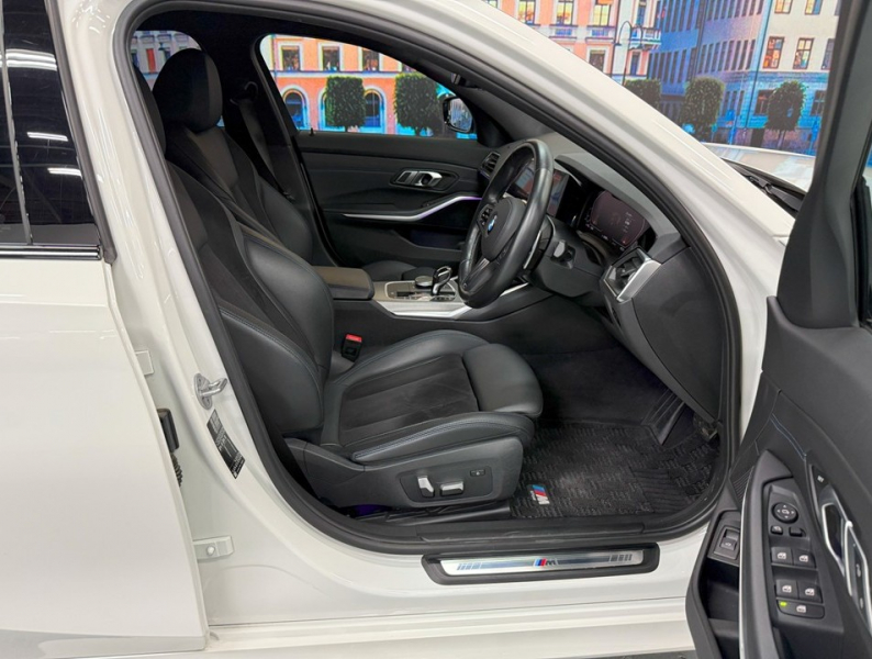 BMW 3シリーズ 320iツーリングMスポーツ　全周囲カメラ/純正18AW/LED/ACC/カープレイ 中古車