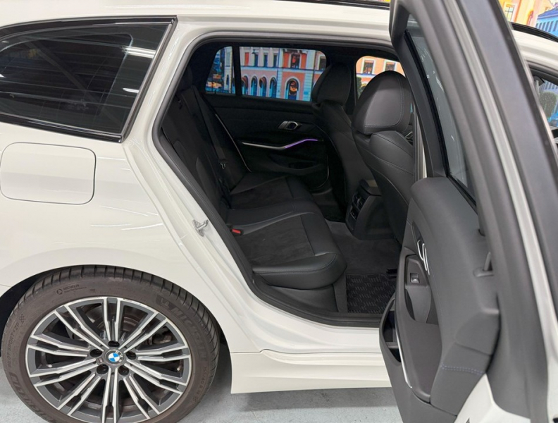 BMW 3シリーズ 320iツーリングMスポーツ　全周囲カメラ/純正18AW/LED/ACC/カープレイ 中古車