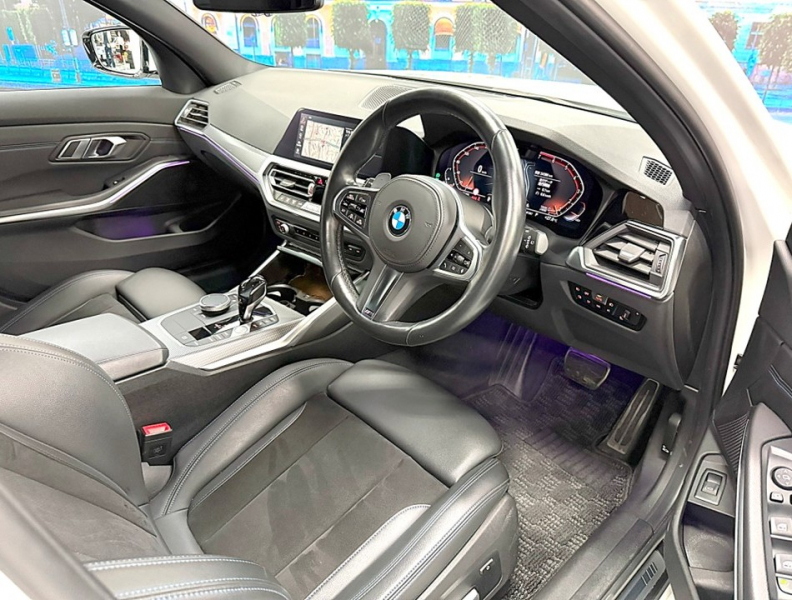 BMW 3シリーズ 320iツーリングMスポーツ　全周囲カメラ/純正18AW/LED/ACC/カープレイ 中古車