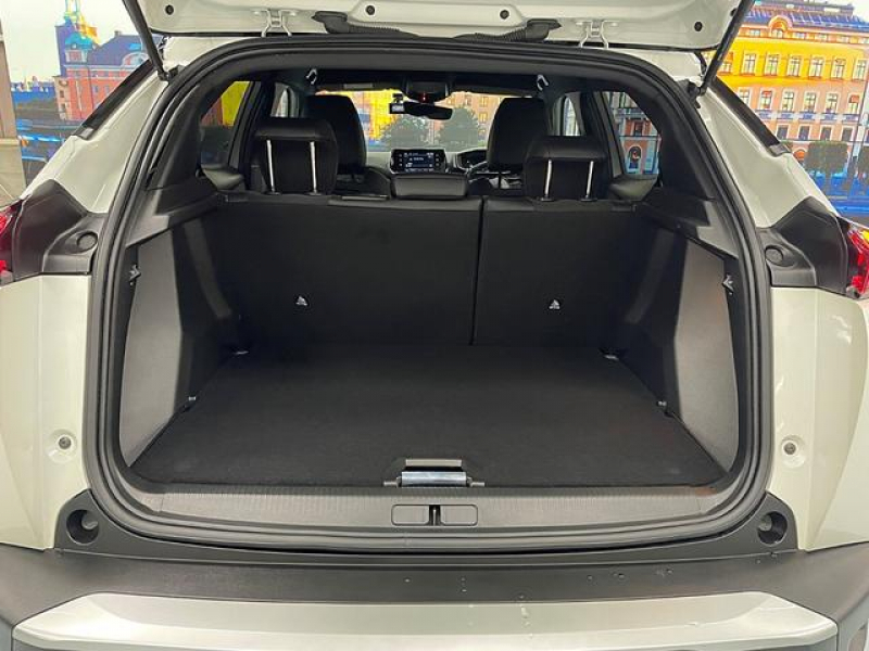 プジョー 2008 GTライン　LED/半革/ACC/禁煙車/リアカメラ/ETC/ 中古車