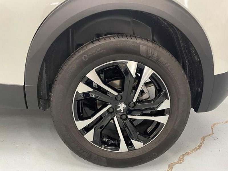 プジョー 2008 GTライン　LED/半革/ACC/禁煙車/リアカメラ/ETC/ 中古車