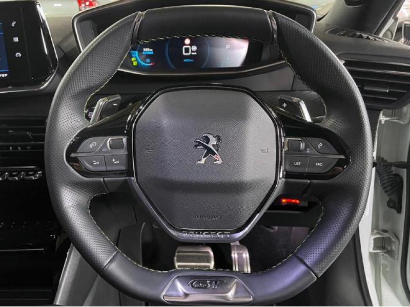 プジョー 2008 GTライン　LED/半革/ACC/禁煙車/リアカメラ/ETC/ 中古車