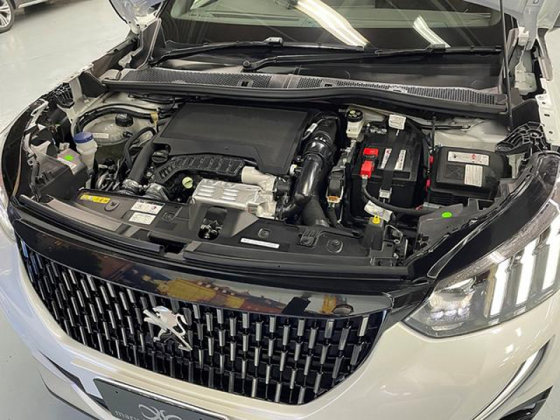 プジョー 2008 GTライン　LED/半革/ACC/禁煙車/リアカメラ/ETC/ 中古車