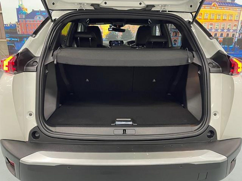 プジョー 2008 GTライン　LED/半革/ACC/禁煙車/リアカメラ/ETC/ 中古車