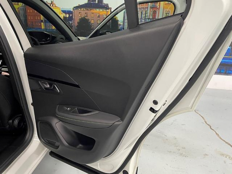 プジョー 2008 GTライン　LED/半革/ACC/禁煙車/リアカメラ/ETC/ 中古車