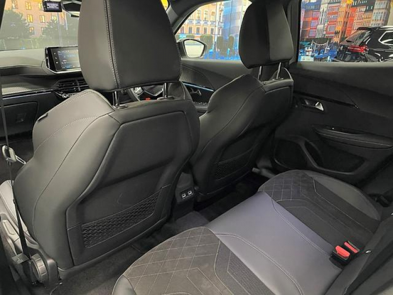 プジョー 2008 GTライン　LED/半革/ACC/禁煙車/リアカメラ/ETC/ 中古車