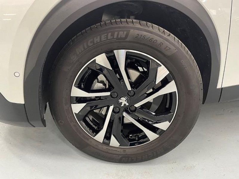 プジョー 2008 GTライン　LED/半革/ACC/禁煙車/リアカメラ/ETC/ 中古車