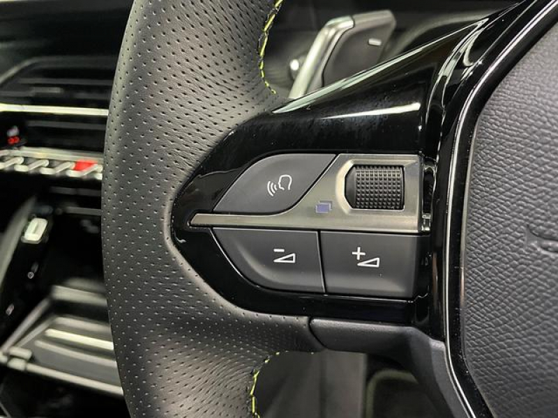 プジョー 2008 GTライン　LED/半革/ACC/禁煙車/リアカメラ/ETC/ 中古車