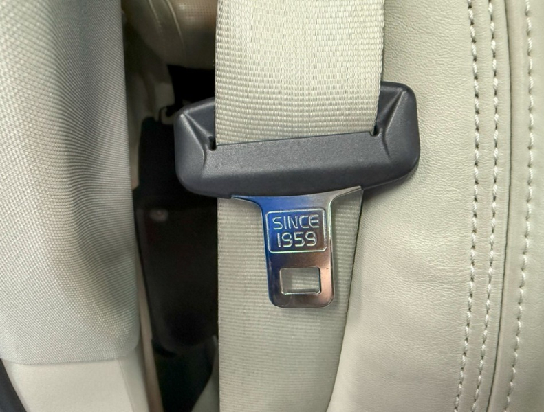 ボルボ XC90 D5 AWD インスクリプション 4WD　ハーマン/運転支援/白革/ACC/HUD/後期/禁煙 中古車