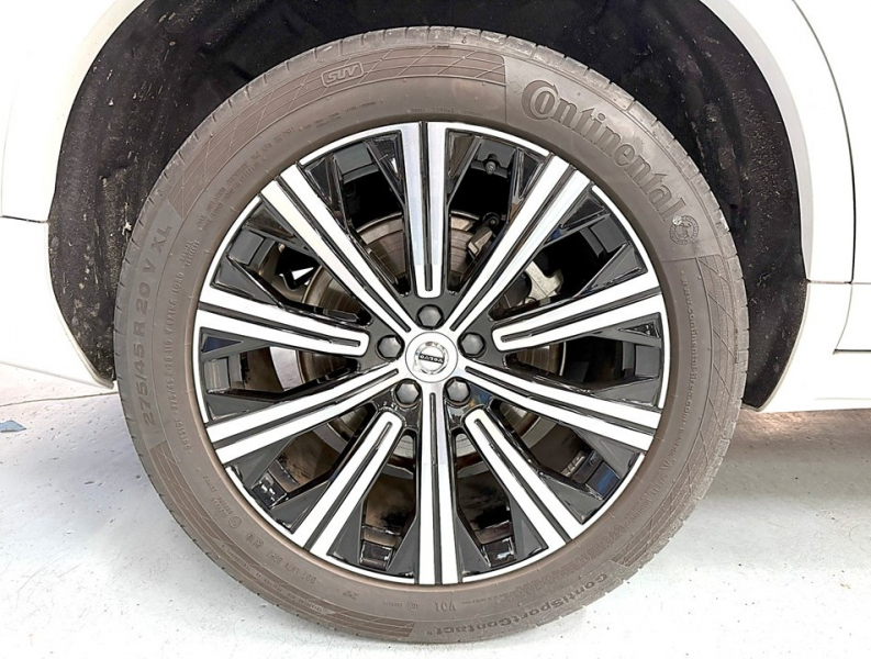 ボルボ XC90 D5 AWD インスクリプション 4WD　ハーマン/運転支援/白革/ACC/HUD/後期/禁煙 中古車