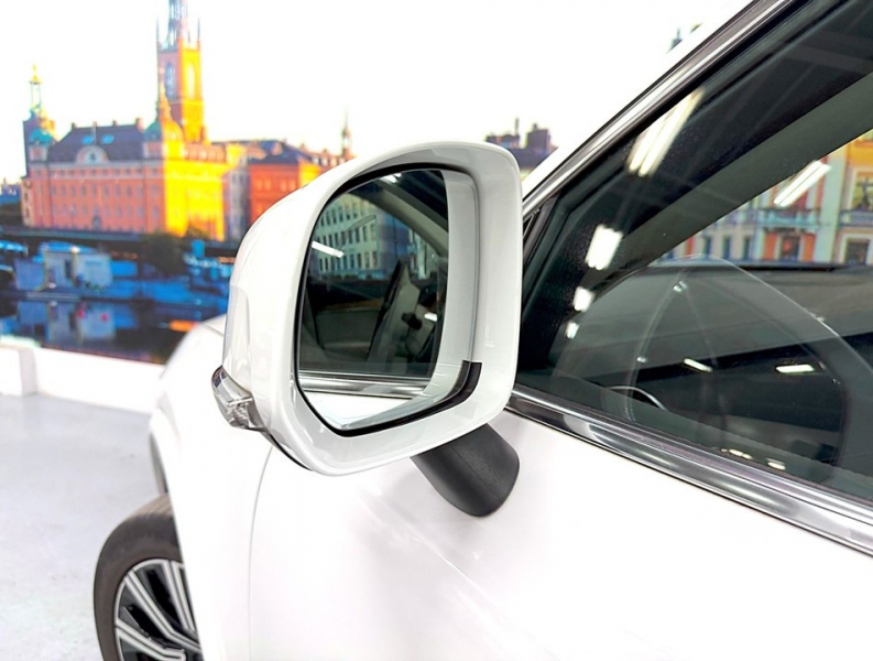 ボルボ XC90 D5 AWD インスクリプション 4WD　ハーマン/運転支援/白革/ACC/HUD/後期/禁煙 中古車