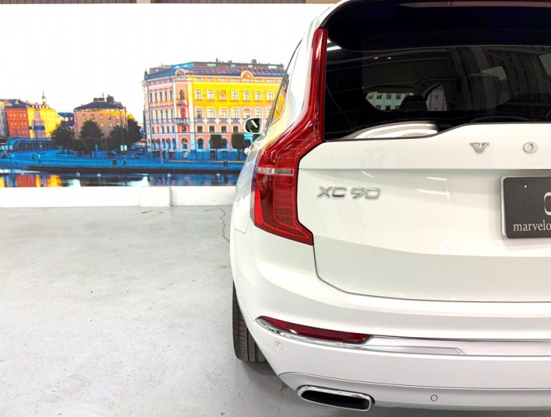 ボルボ XC90 D5 AWD インスクリプション 4WD　ハーマン/運転支援/白革/ACC/HUD/後期/禁煙 中古車