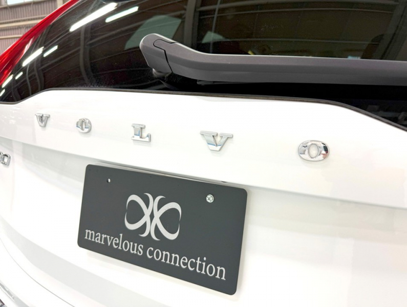 ボルボ XC90 D5 AWD インスクリプション 4WD　ハーマン/運転支援/白革/ACC/HUD/後期/禁煙 中古車