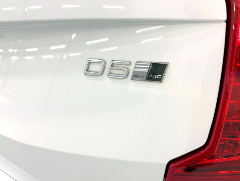 ボルボ XC90 D5 AWD インスクリプション 4WD　ハーマン/運転支援/白革/ACC/HUD/後期/禁煙 中古車