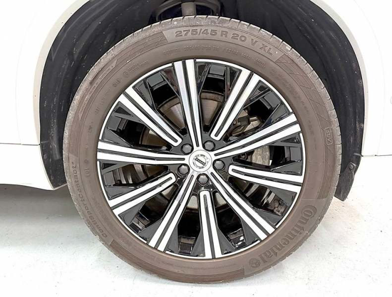 ボルボ XC90 D5 AWD インスクリプション 4WD　ハーマン/運転支援/白革/ACC/HUD/後期/禁煙 中古車