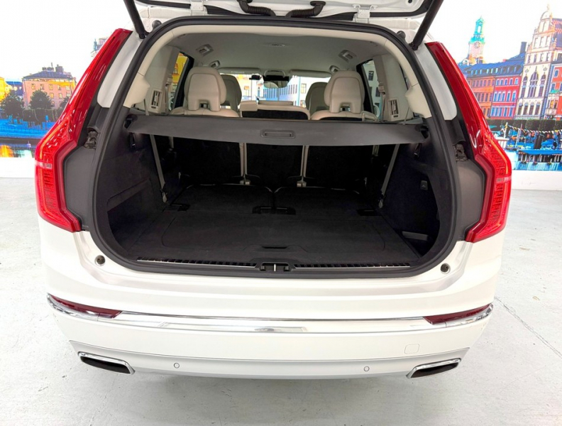 ボルボ XC90 D5 AWD インスクリプション 4WD　ハーマン/運転支援/白革/ACC/HUD/後期/禁煙 中古車