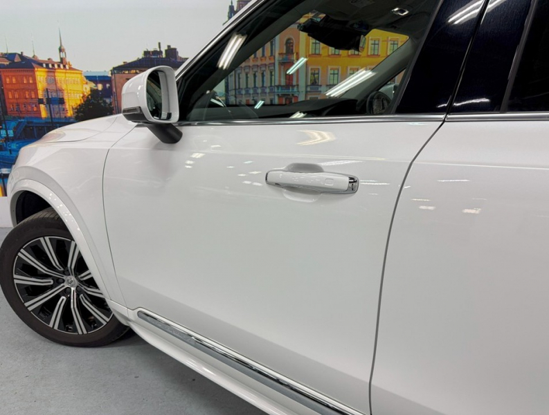 ボルボ XC90 D5 AWD インスクリプション 4WD　ハーマン/運転支援/白革/ACC/HUD/後期/禁煙 中古車