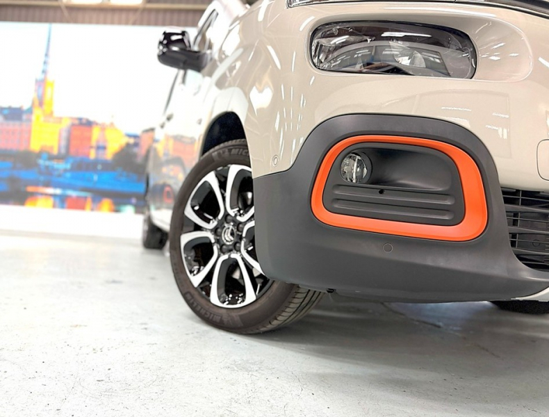 シトロエン ベルランゴ シャインXTRパック　ディーゼルターボ/禁煙車/ACC/衝突軽減/AW 中古車