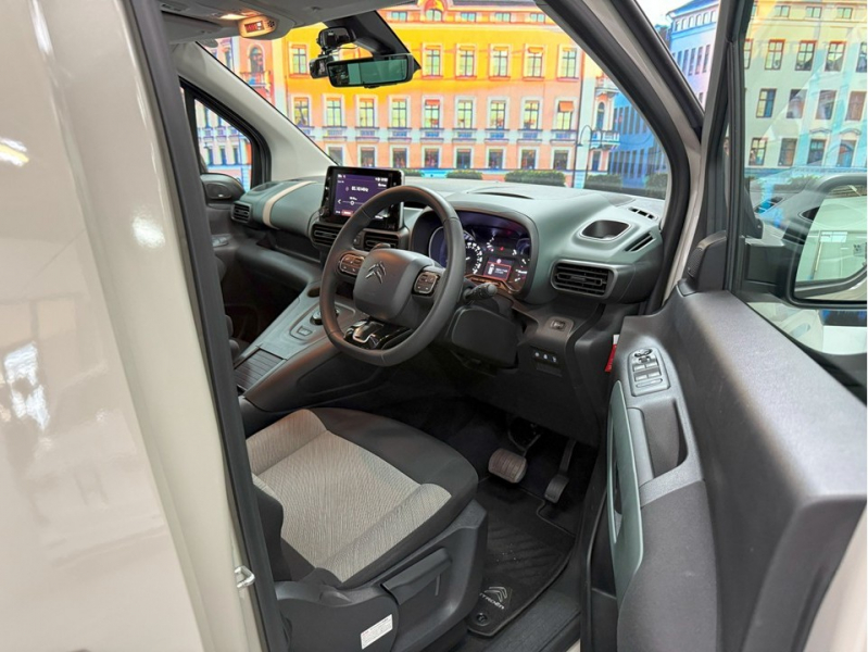 シトロエン ベルランゴ シャインXTRパック　ディーゼルターボ/禁煙車/ACC/衝突軽減/AW 中古車