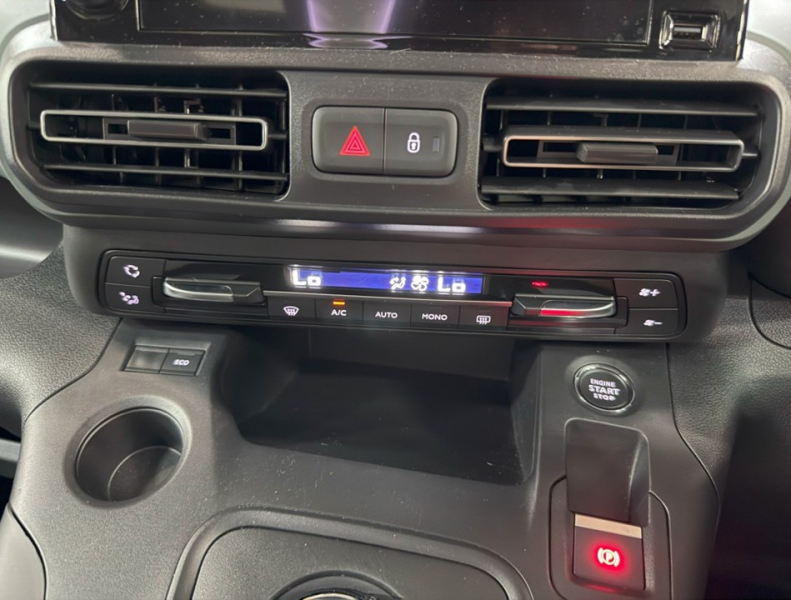 シトロエン ベルランゴ シャインXTRパック　ディーゼルターボ/禁煙車/ACC/衝突軽減/AW 中古車