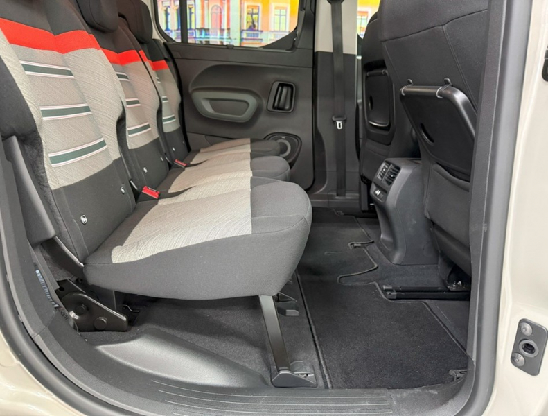 シトロエン ベルランゴ シャインXTRパック　ディーゼルターボ/禁煙車/ACC/衝突軽減/AW 中古車