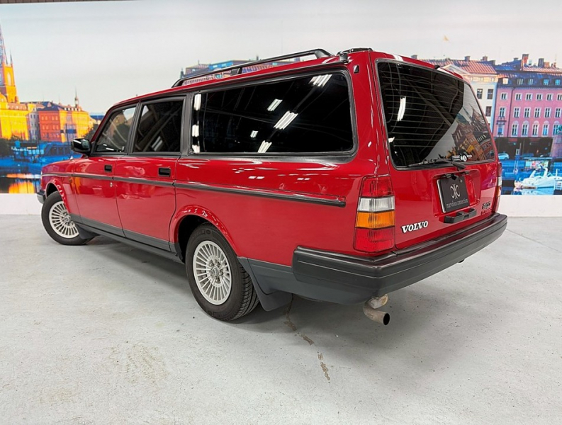 ボルボ 240 240エステート クラシック　コロナAW/黒革/ETC/ナビ/クラシック/禁煙 中古車