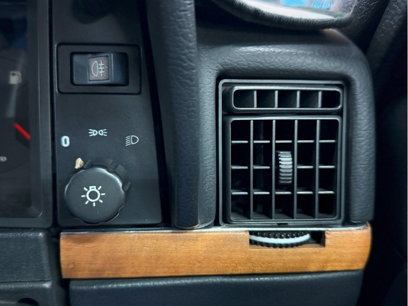 ボルボ 240 240エステート クラシック　コロナAW/黒革/ETC/ナビ/クラシック/禁煙 中古車