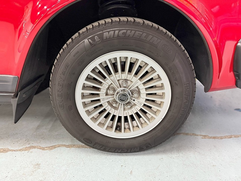 ボルボ 240 240エステート クラシック　コロナAW/黒革/ETC/ナビ/クラシック/禁煙 中古車