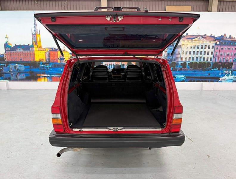 ボルボ 240 240エステート クラシック　コロナAW/黒革/ETC/ナビ/クラシック/禁煙 中古車