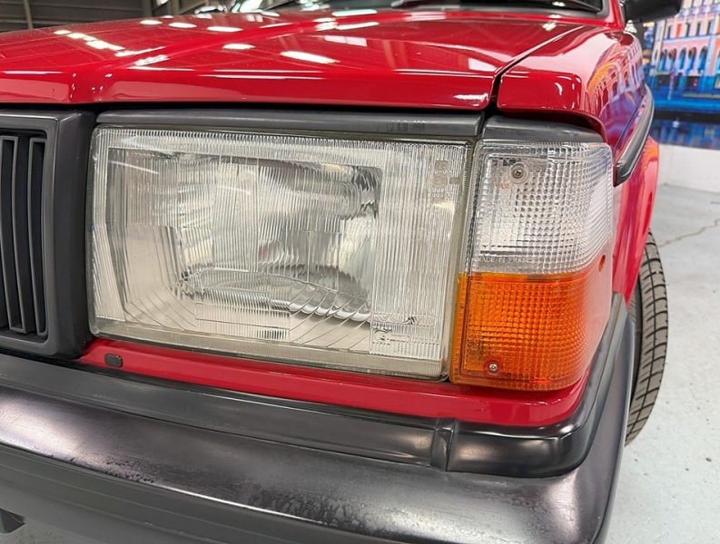 ボルボ 240 240エステート クラシック　コロナAW/黒革/ETC/ナビ/クラシック/禁煙 中古車