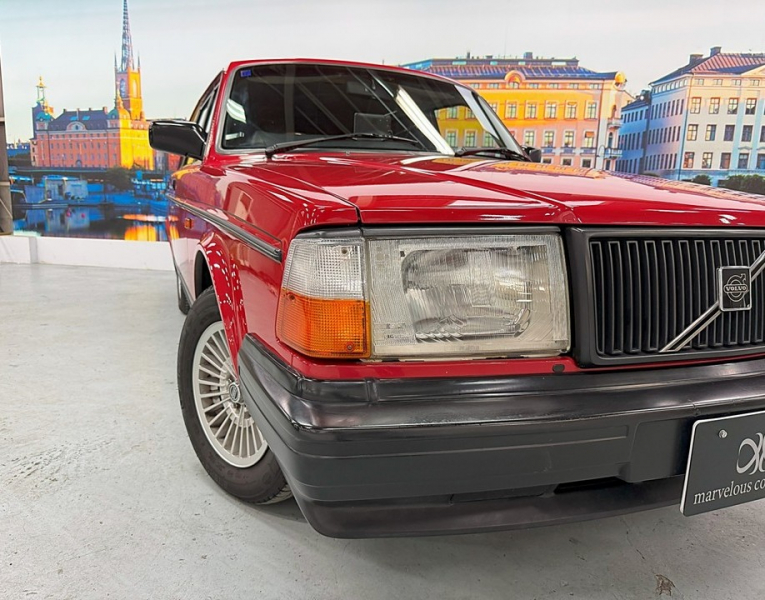 ボルボ 240 240エステート クラシック　コロナAW/黒革/ETC/ナビ/クラシック/禁煙 中古車