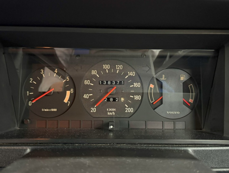 ボルボ 240 240エステート クラシック　コロナAW/黒革/ETC/ナビ/クラシック/禁煙 中古車