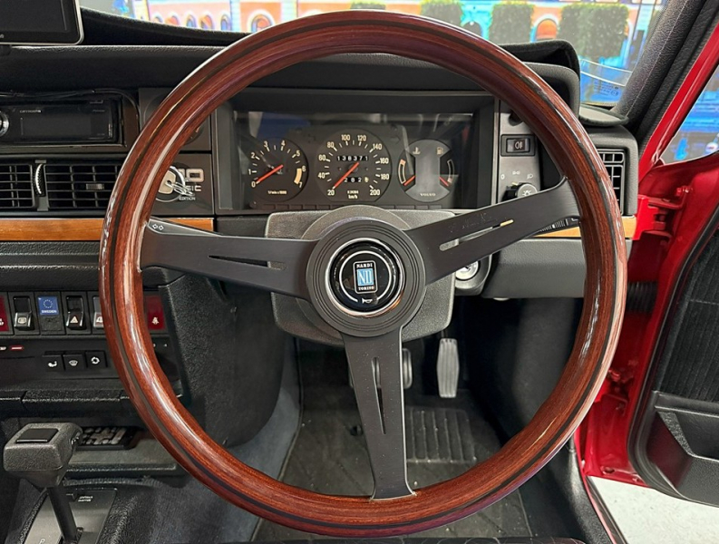 ボルボ 240 240エステート クラシック　コロナAW/黒革/ETC/ナビ/クラシック/禁煙 中古車