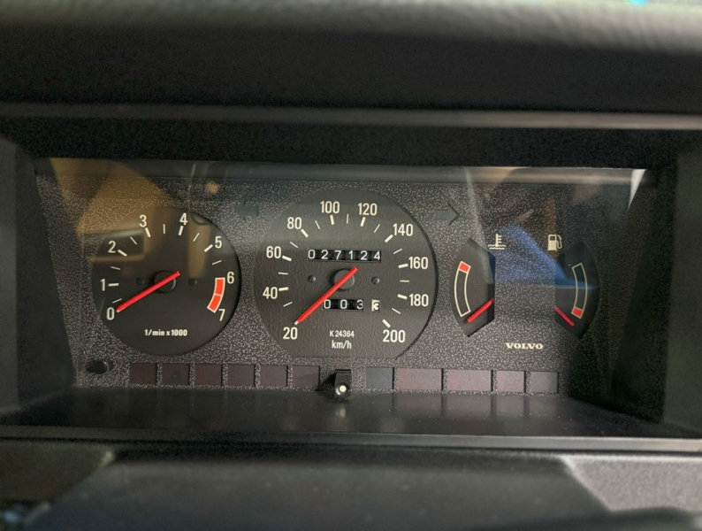 ボルボ 240 240エステート クラシック コロナAW/ルーフレール/禁煙/JBLスピーカー 中古車
